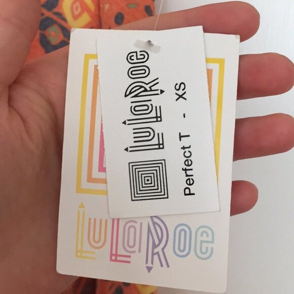 XS LuLaRoe Perfect Tee C04 32 - Picture 3 of 5
